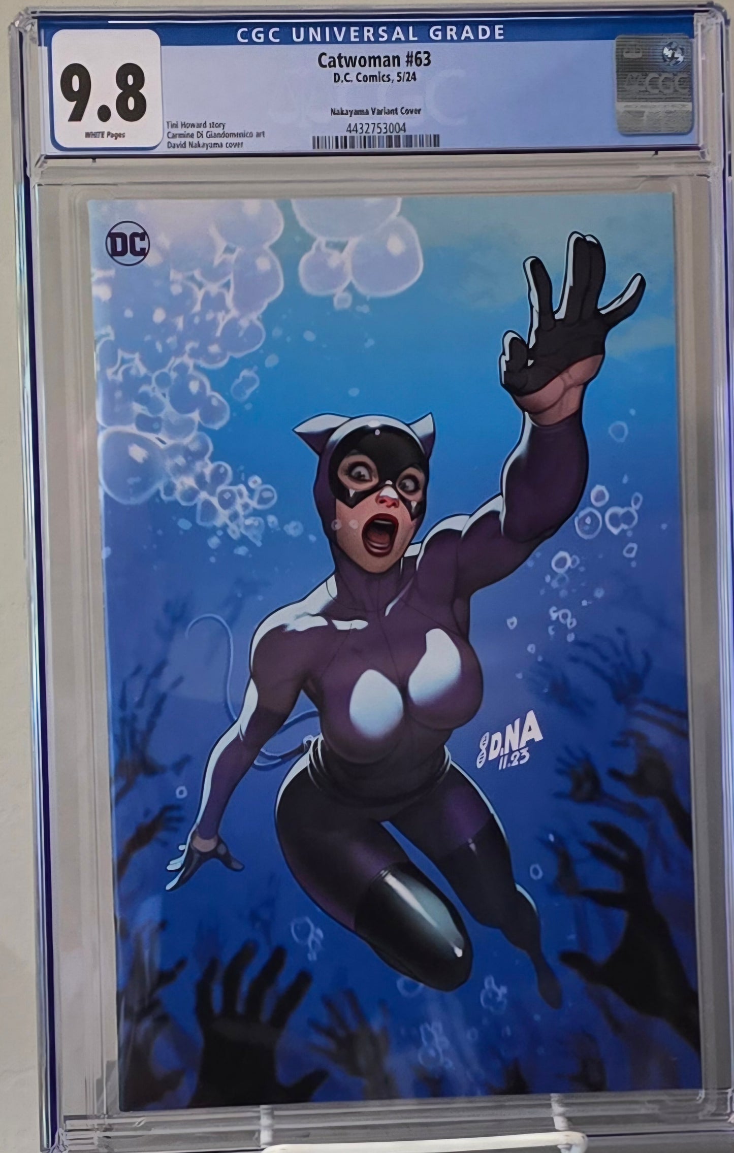 Catwoman #63 (Cvr F Inc 1:50 David Nakayama Virgin Card Stock Variant) CGC9.8