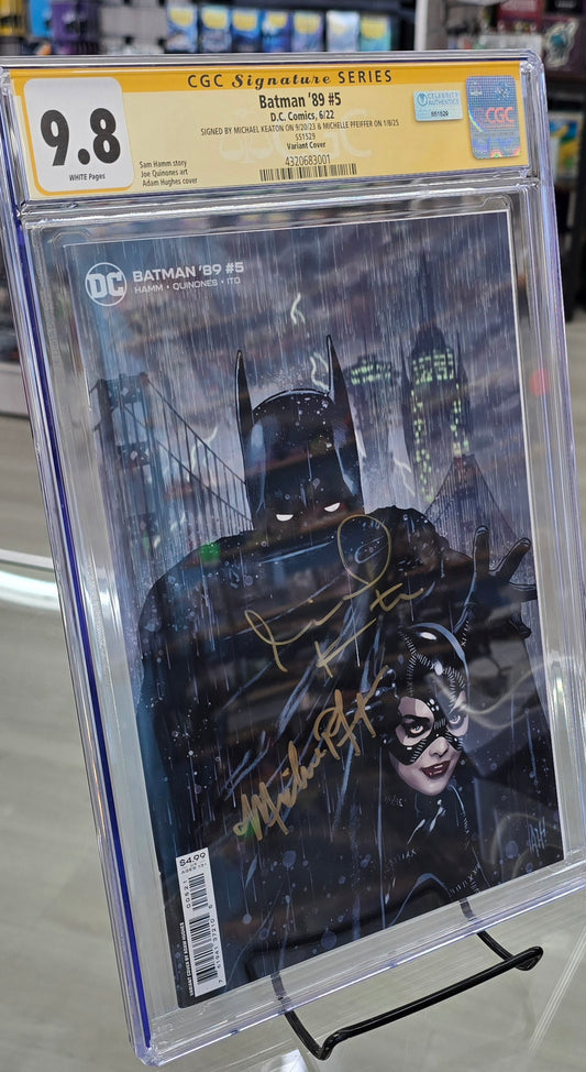 Batman '89 #5 CGC 9.8 Signature Series Michael Keaton & Michelle Pfeiffer 4350683001