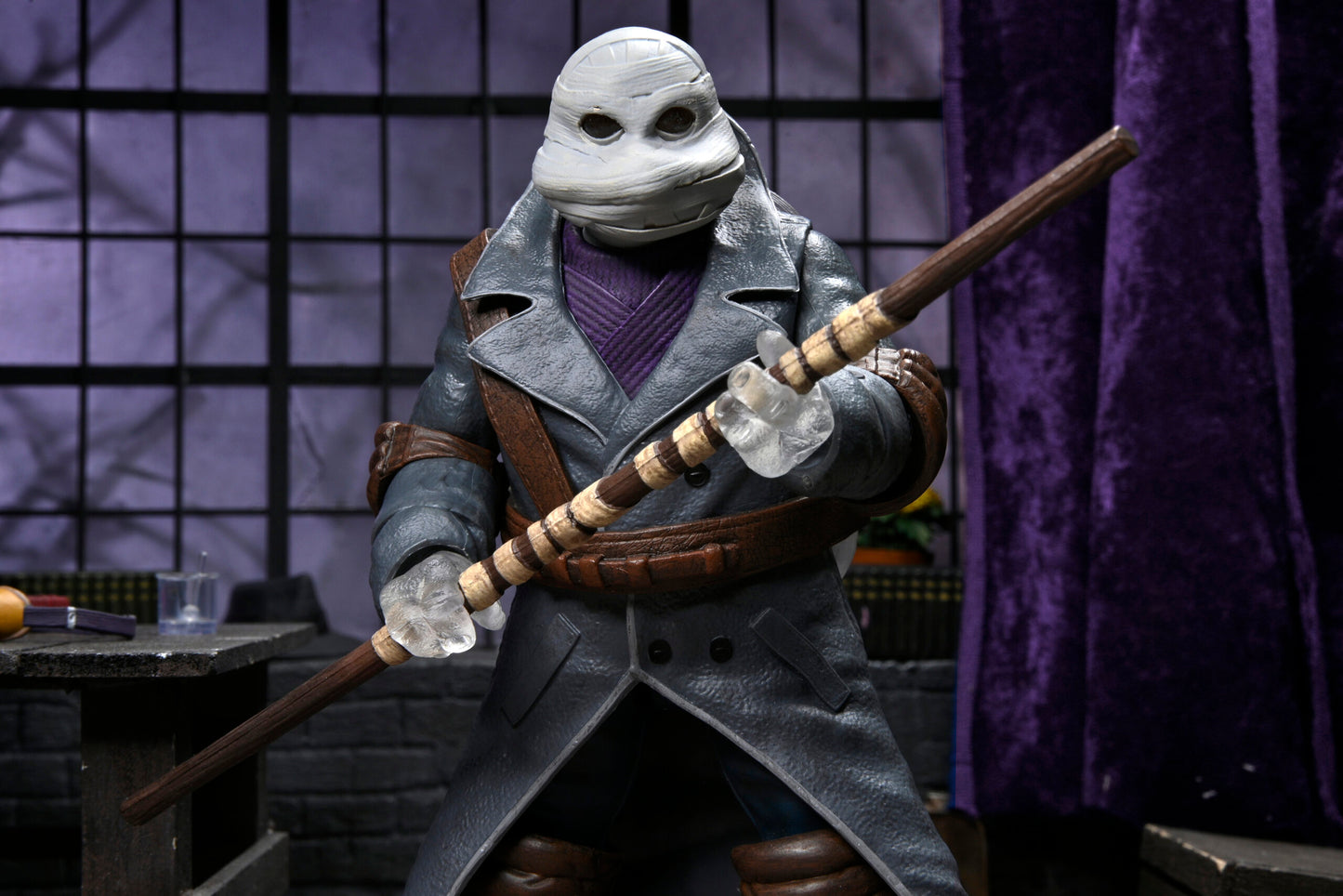 Universal Monsters x Teenage Mutant Ninja Turtles – 7” Scale Action Figure – Ultimate Donatello as The Invisible Man (NECA)