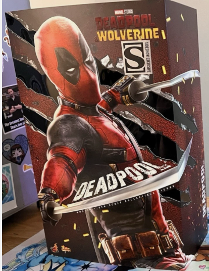 Deadpool Sixth Scale Figure by Hot Toys - Sideshow Exclusive